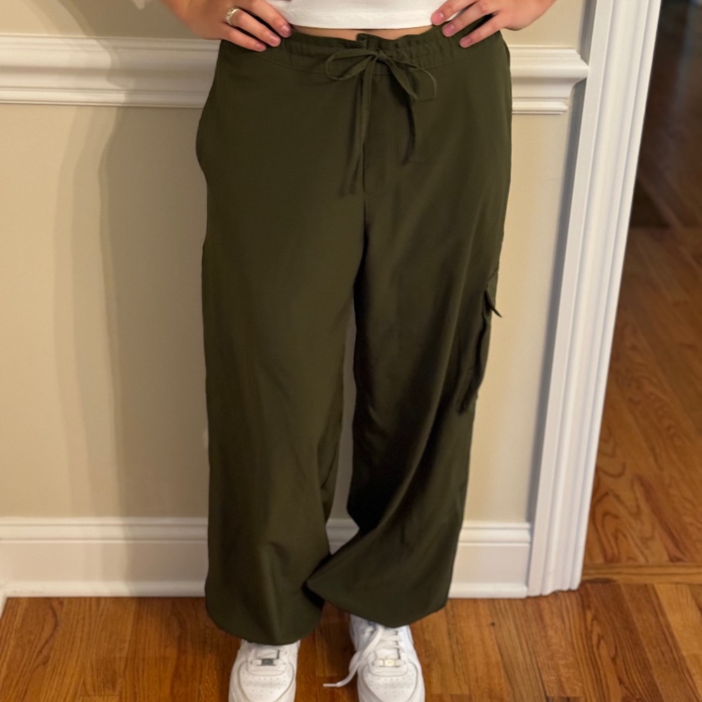 Green Joggers/Cargo pants Old Navy- Like New
